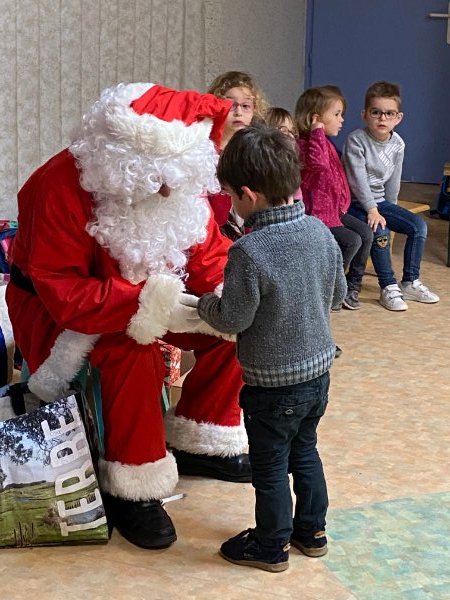 Un Noël Plein De Surprises Un Noël plein de surprises! – Ecole St Joseph Coëx